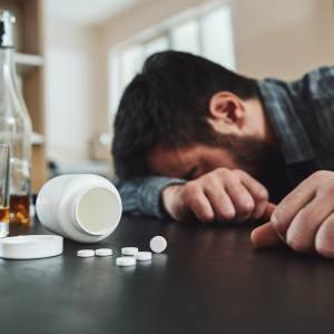 reduzir o consumo de café e alcool pode melhorar o sono e reduzir a ansiedade